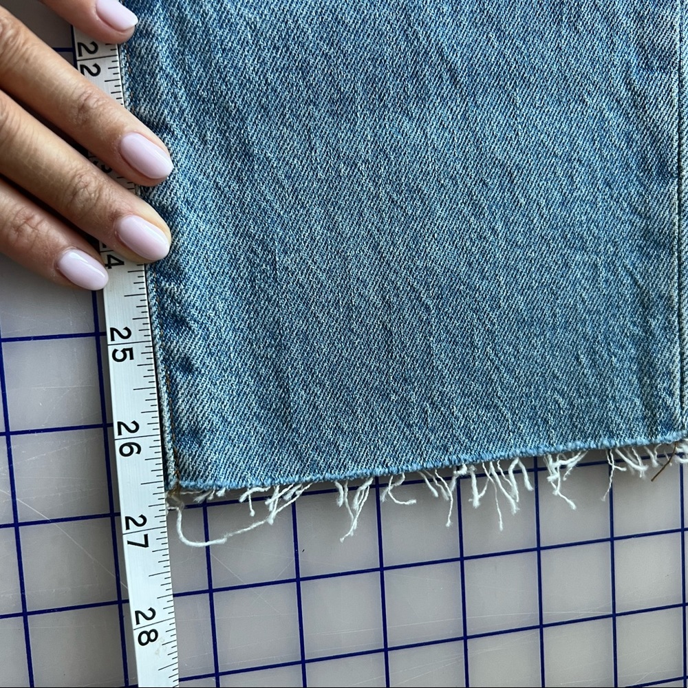 NWT Size 27 Madewell Curvy Perfect Jean in Coney Wash: destroyed edition - Picture 6 of 7